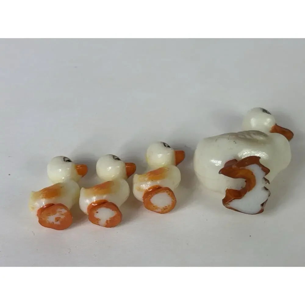 Vintage Wilton Hong Kong Ducks Cake Topper Spring Ducklings Plastic Miniature